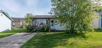 4743 Barr Cres, Lloydminster, SK S9V 0L3