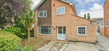 5 bed detached house for sale