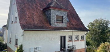 Zwei-Familienhaus in guter Lage. Sonnenterrasse. Fernblick.