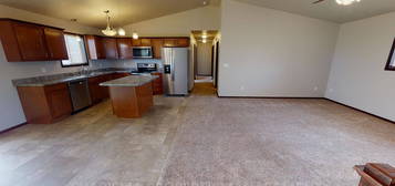 260 Vernon Dr   #2, Harrisburg, SD 57032