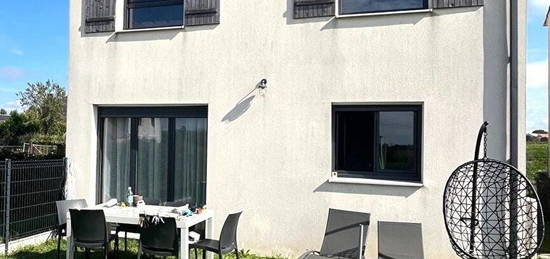 Maison  à vendre, 6 pièces, 4 chambres, 100 m²