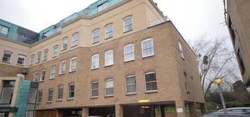 Flat to rent in Gemini House, 90 New London Road, Chelmsford, Essex CM2