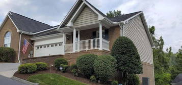 142 Bridgewater Ct, Johnson City, TN 37615