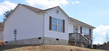 1784 Birch Dr, Culpeper, VA 22701