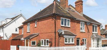 3 bedroom semi-detached house to rent