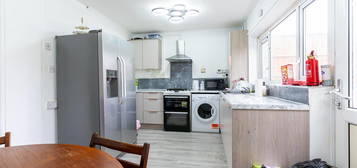 4 bed shared accommodation to rent