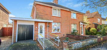 2 bedroom semi-detached house for sale