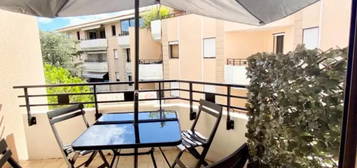 Studio meublé  à louer, 1 pièce, 32 m², Terrasse