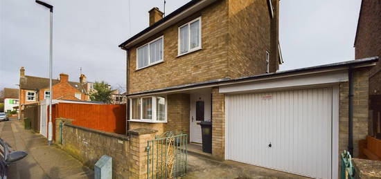 Detached house to rent in South Parade, Peterborough PE3