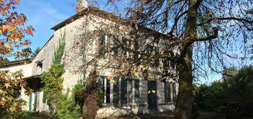 Maison de maître sur4 000 m de terrain clos