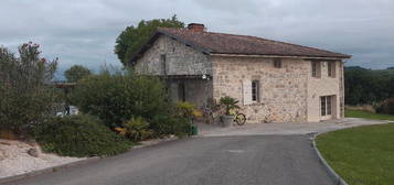 Loué maison de campagne jardin et piscine