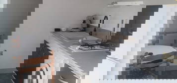 Petit studio meublé