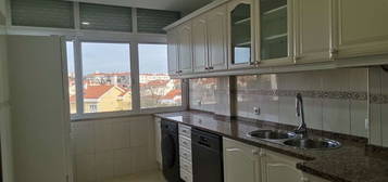 APARTAMENTO T3 EM MEM MARTINS PRONTO A HABITAR