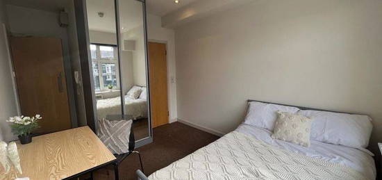 8 bed shared accommodation to rent