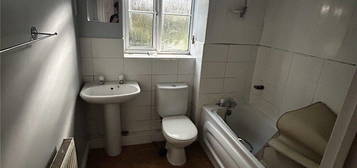 2 bed flat to rent