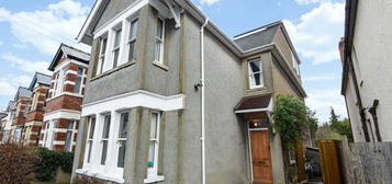 5 bed detached house to rent