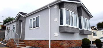 2 bedroom detached house for sale