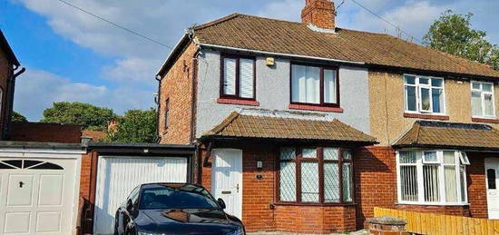 3 bedroom semi-detached house to rent