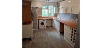 4 bed terraced house to rent