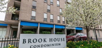 33 Pond Ave #515, Brookline, MA 02445