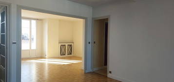 A louer appartement F3 Le Puy centre 85 m2 + Terrasse 20 m2 et balcons