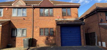 3 bedroom semi-detached house to rent