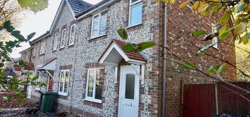 Semi-detached house to rent in Marsh Gardens, Hedge End, Southampton SO30