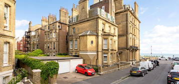 2 bed flat to rent