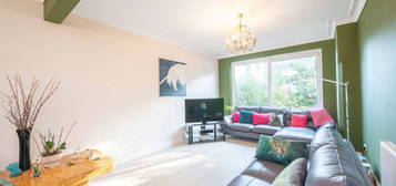 4 bed semi-detached house for sale