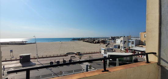 Palavas les Flots F1 Meublé Face mer avec Terrasse