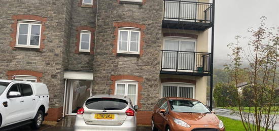 Flat to rent in Heol Gruffydd, Rhydyfelin, Pontypridd CF37