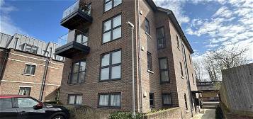 Flat to rent in Aspen Place, Bushey Heath, Bushey, Hertfordshire WD23