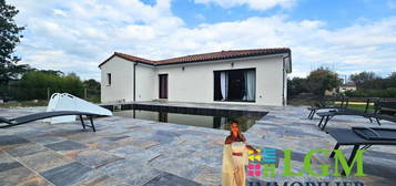 Saix , Maison neuve 4 chambres avec garage et piscine