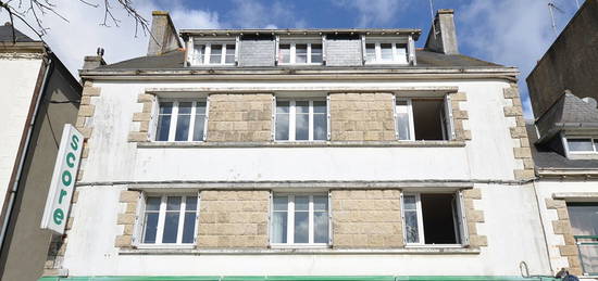 DOUARNENEZ - QUAI DE L'YSER - APPARTEMENT T3