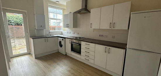 2 bed terraced house to rent