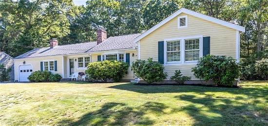 88 E Osterville Rd, Osterville, MA 02655