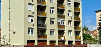 Belvárosban 71 m2-es 3 szobás erkélyes lakás, garázzsal együtt eladó!