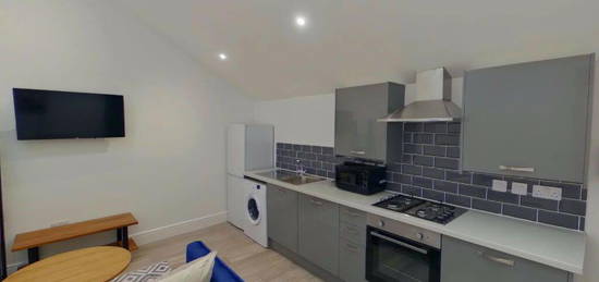 2 bed flat to rent