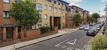 2 bed flat for sale