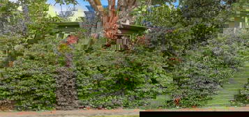 1919 2nd Ave W, Seattle, WA 98119