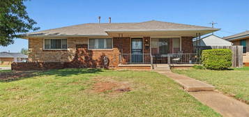 229 Byrd Dr, Midwest City, OK 73110