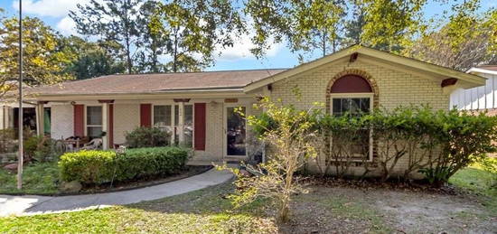 13 Canterbury Cir, Savannah, GA 31419