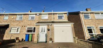 4 bed semi-detached house for sale