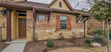 122 Kimber Ln, College Station, TX 77845