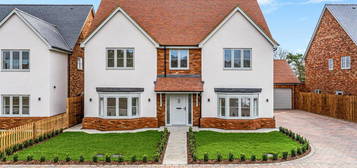 6 bedroom detached house for sale