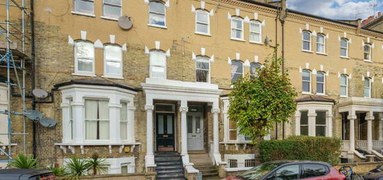 Flat for sale in Gunterstone Road, London W14