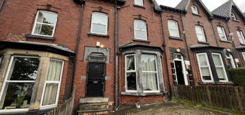 8 bedroom terraced house