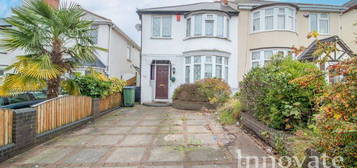 3 bed semi-detached house for sale