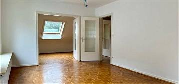 Helle 3,5 Zimmer  Wohnung mit kleiner Loggia in bester Villenlage von Ahrensburg zu vermieten