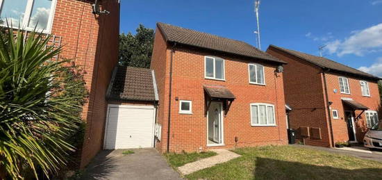 4 bedroom link detached house